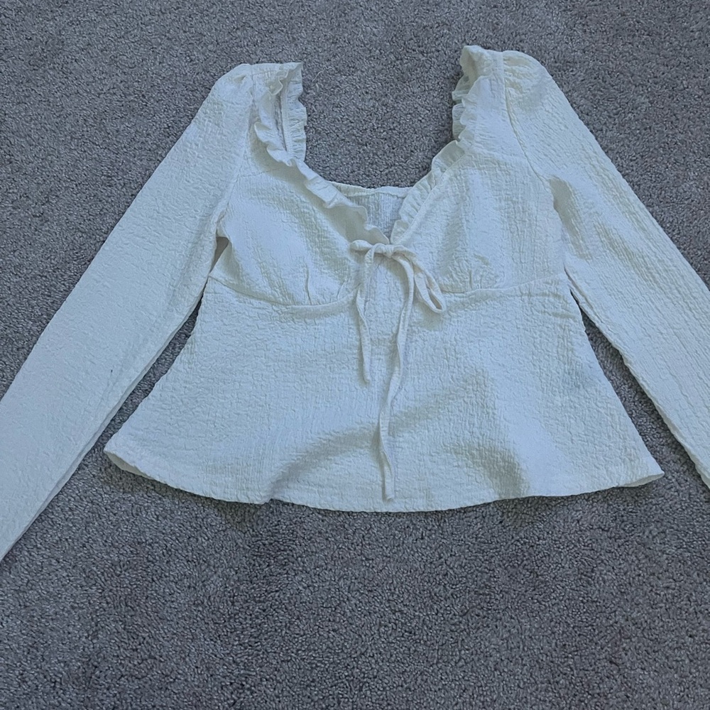 Elegant White Ruffle Long Sleeve Top